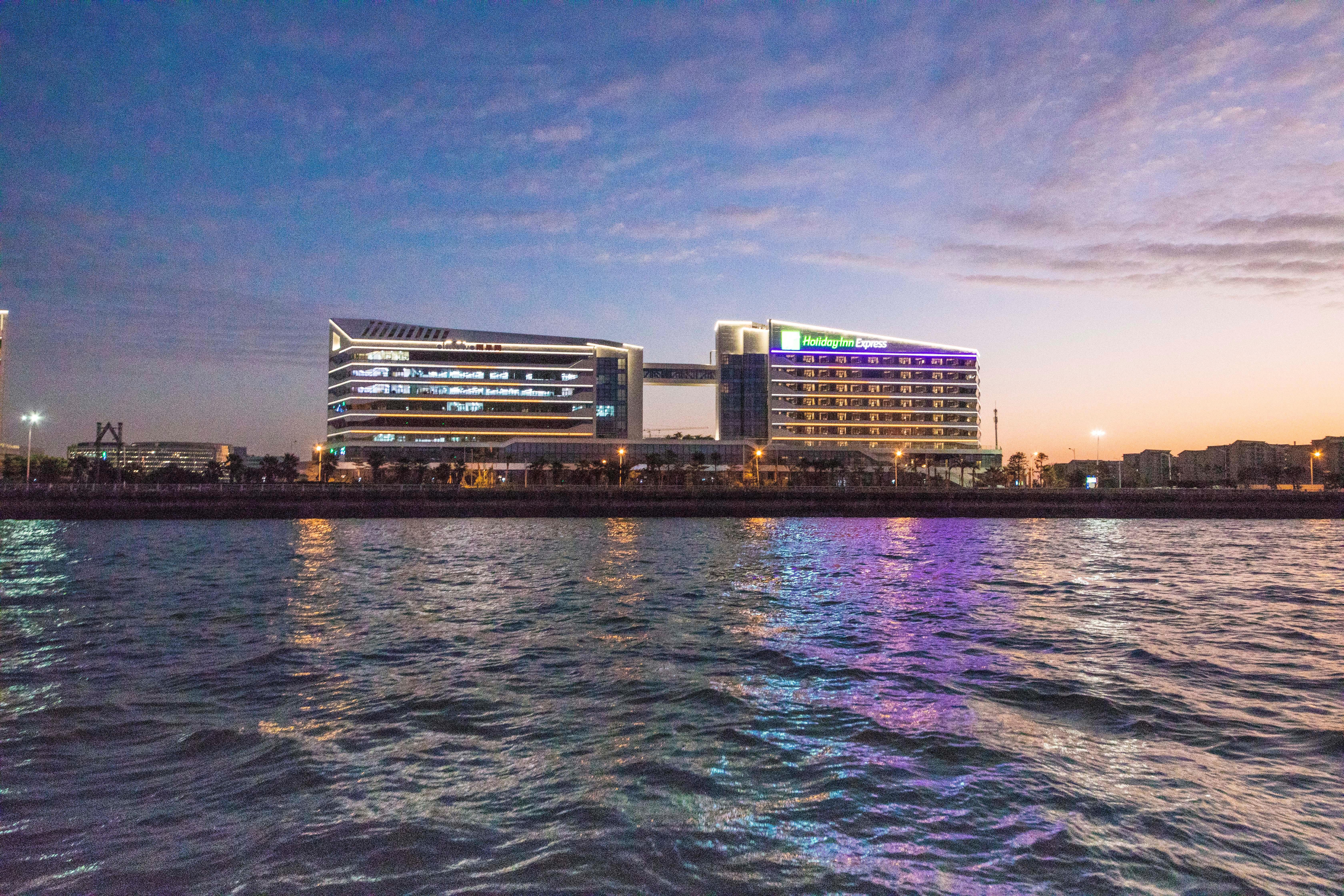 Express Airport Zone By Ihg