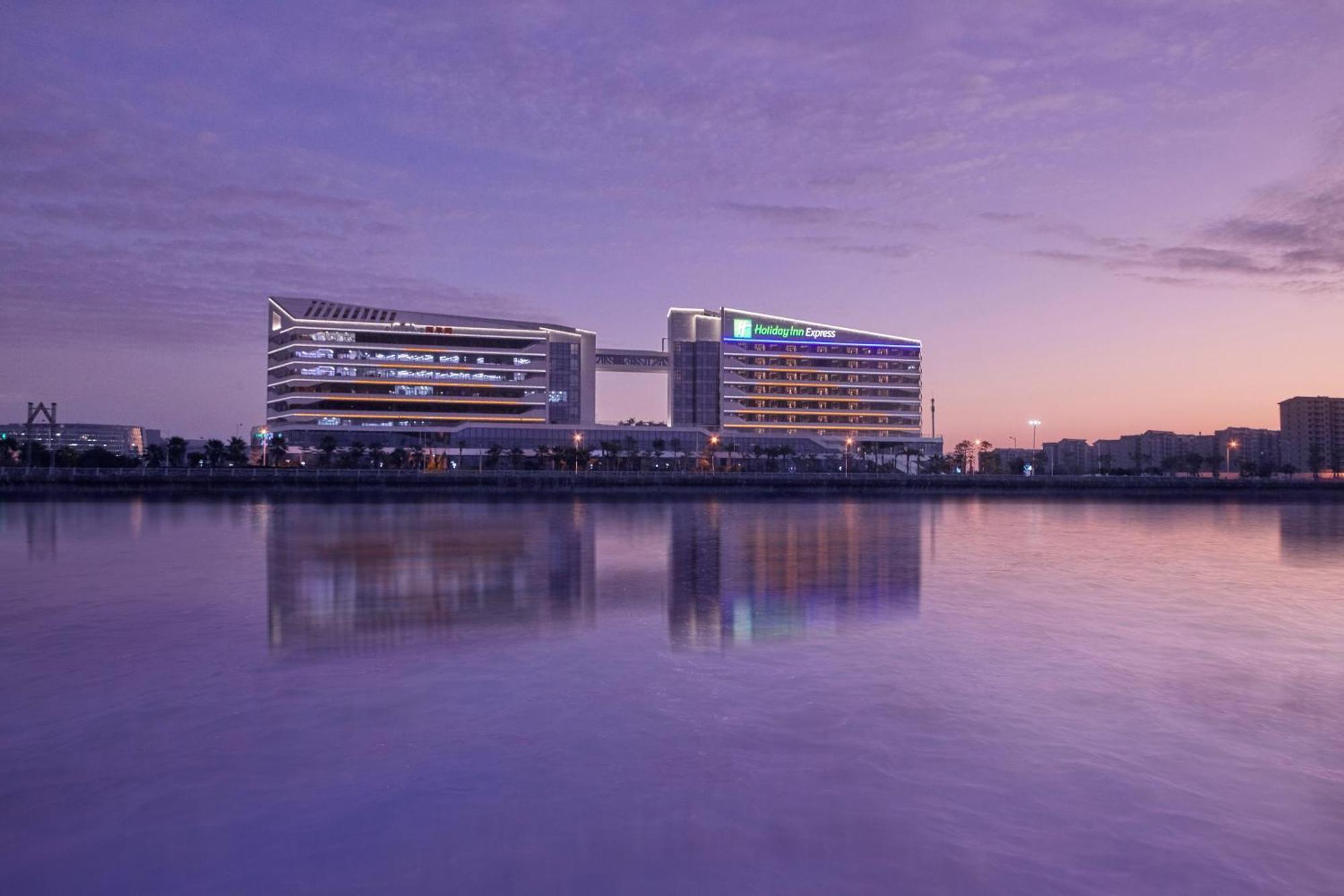Hotel Express Airport Zone By Ihg 4*