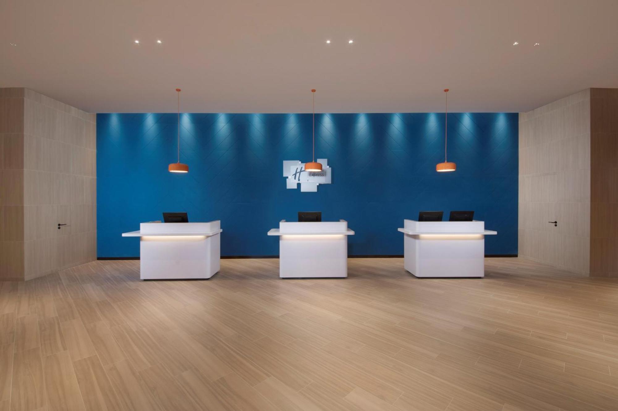 Express Airport Zone By Ihg Hotel