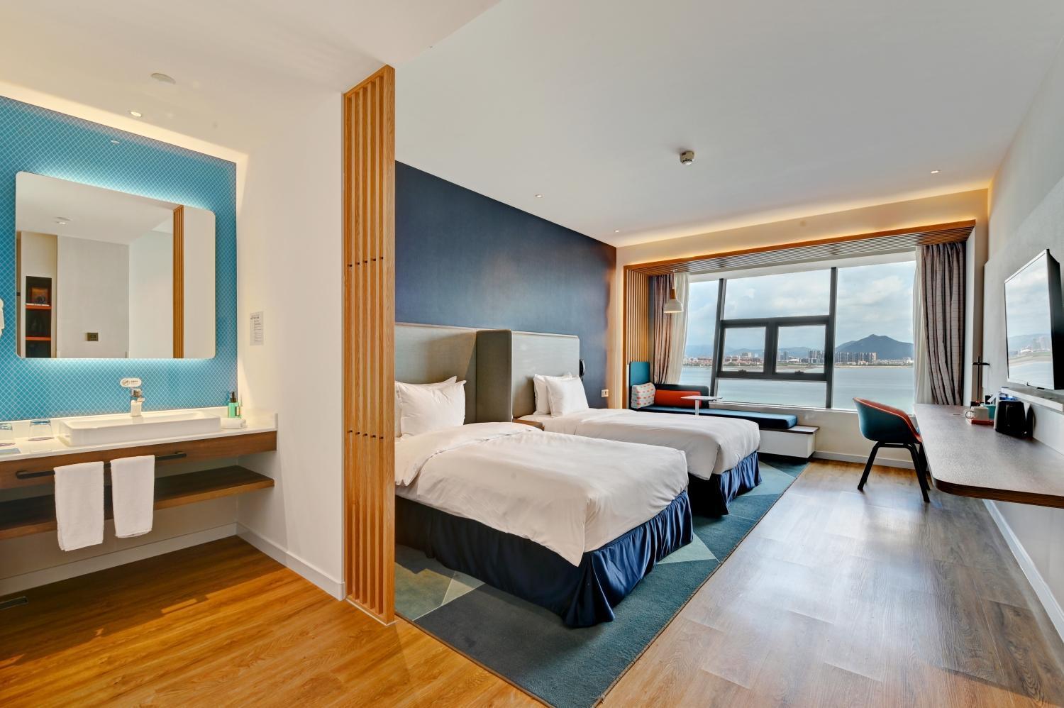 Hotel Express Airport Zone By Ihg 4*