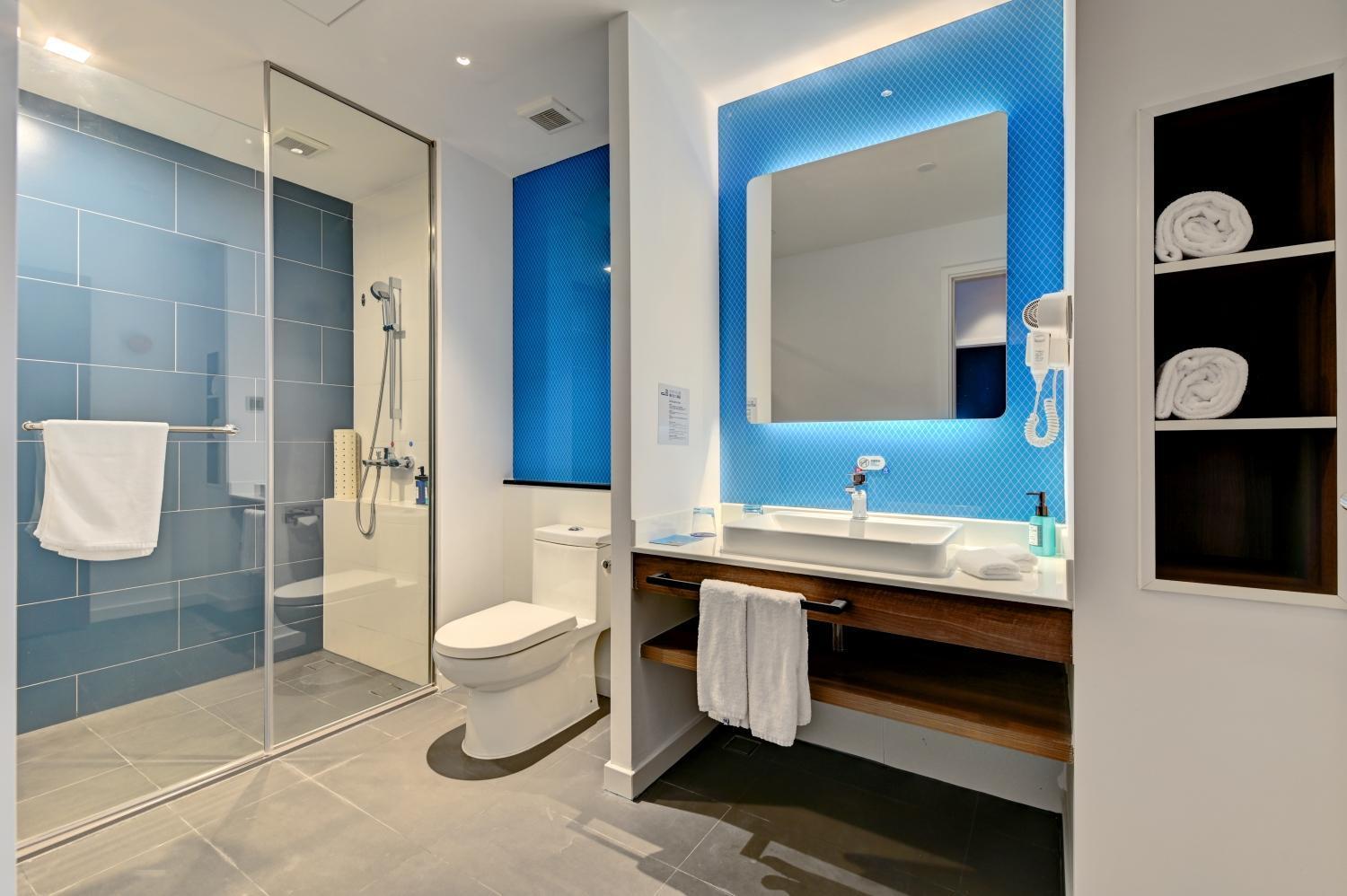 Hotel Express Airport Zone By Ihg 4*