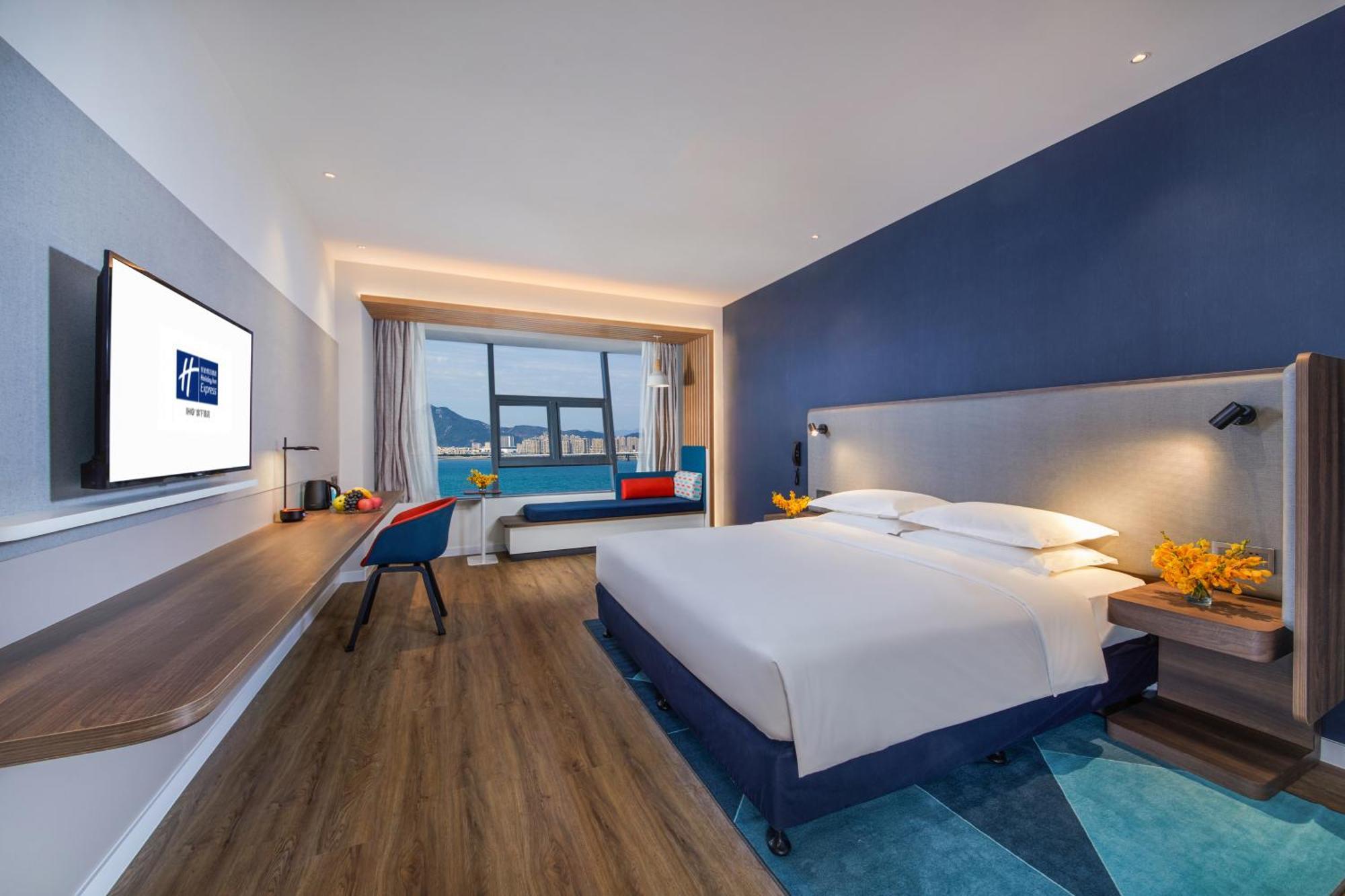 Express Airport Zone By Ihg Hotel 4*